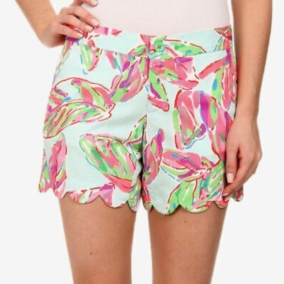 Lilly Pulitzer Pants - Lilly Pulitzer In The Vias  Buttercup Scalloped  Shorts Size 4.
